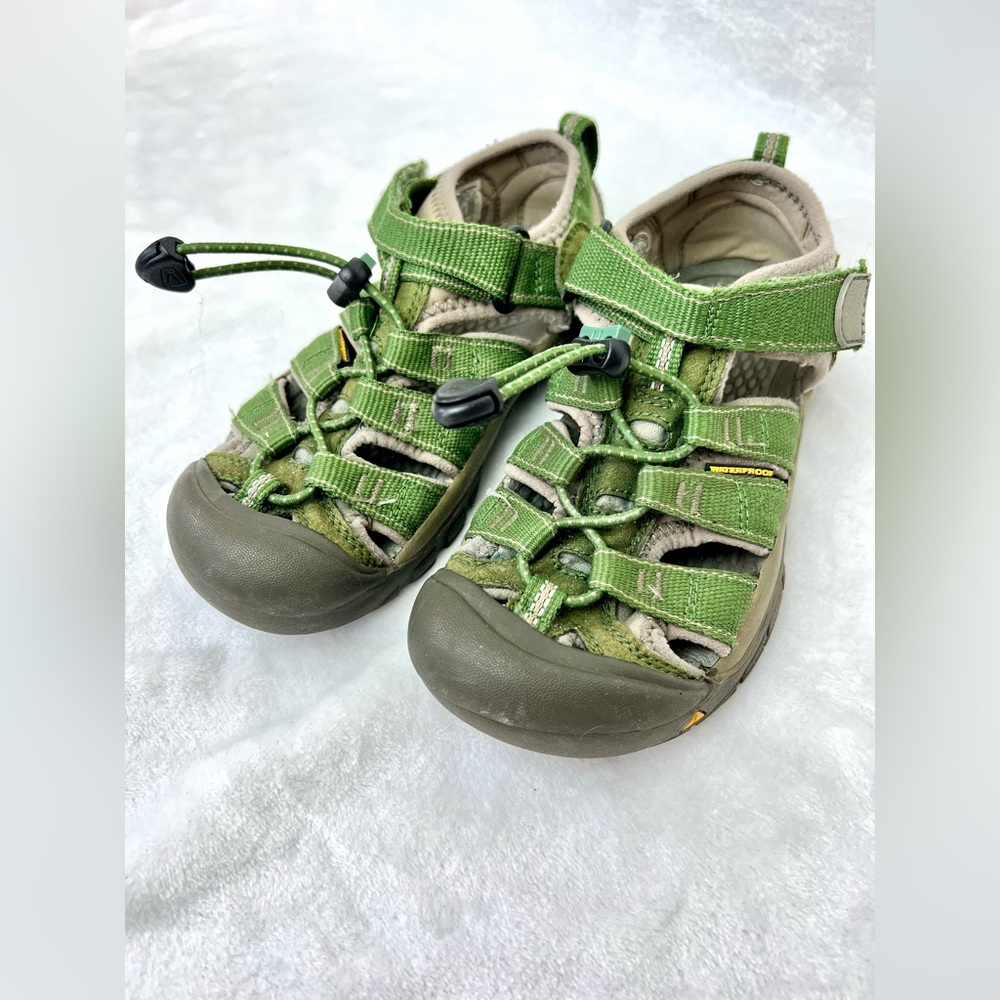⭐️ 3 for $25 SALE Keen Water shoes